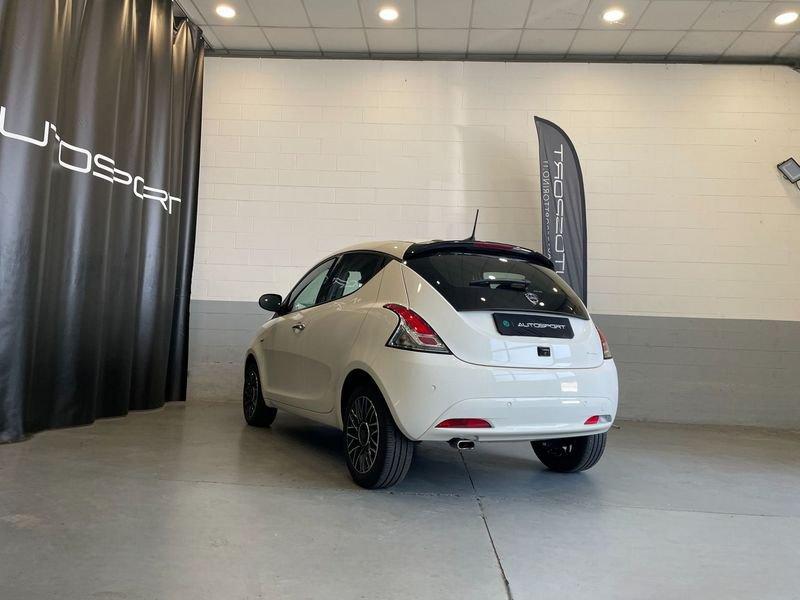 Lancia Ypsilon 1.0 FireFly 5 porte S&S Hybrid Platino