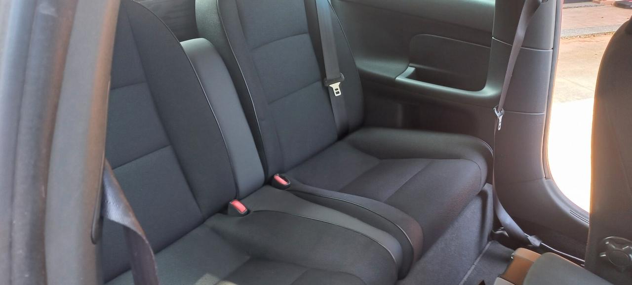 Volvo C30 coupe'