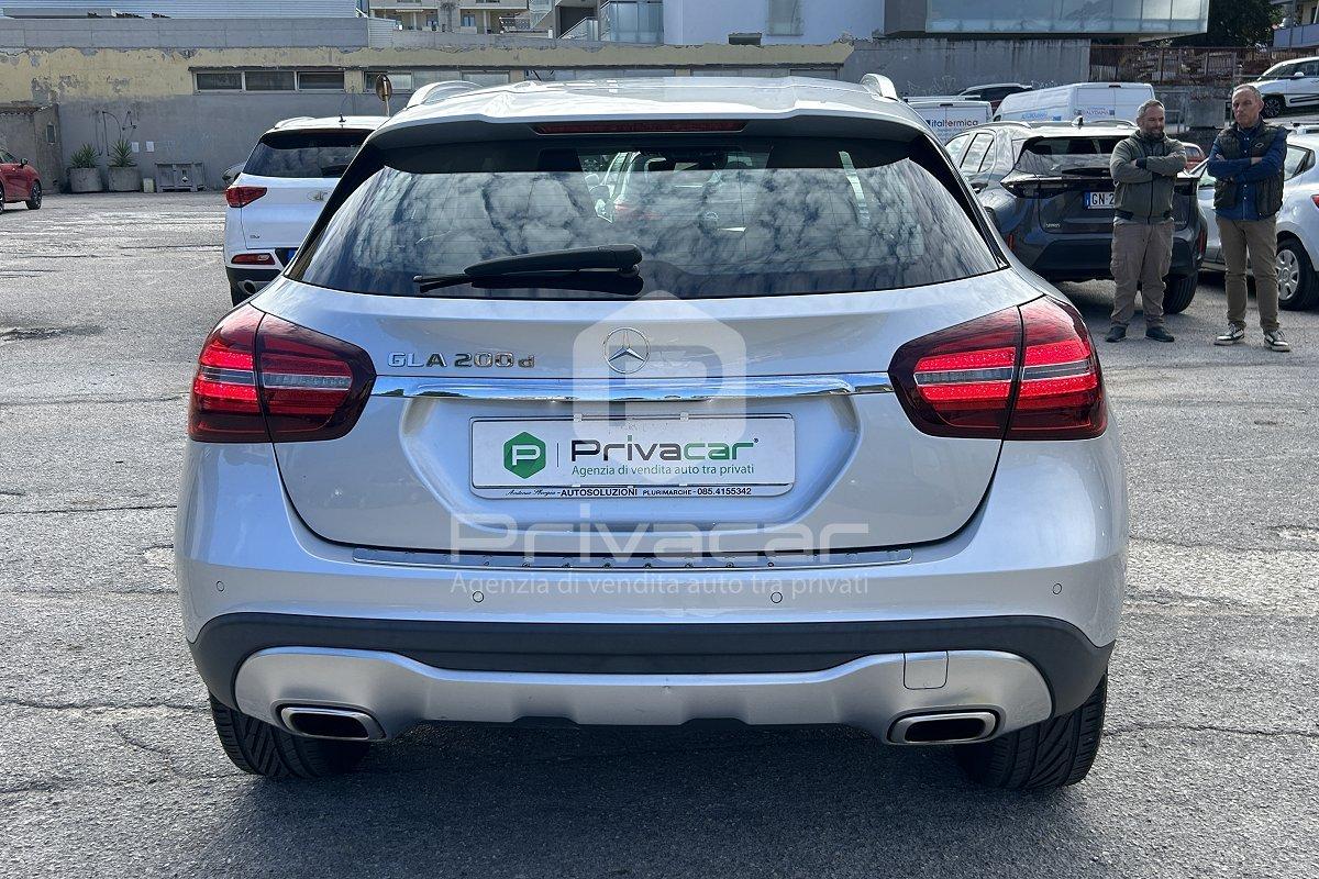 MERCEDES GLA 200 d Automatic Sport