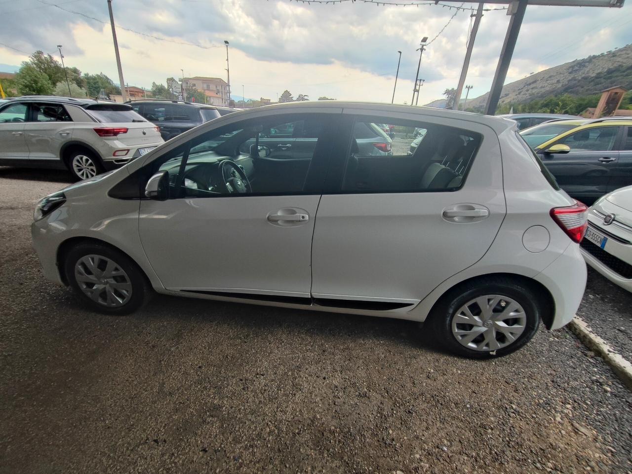 Toyota Yaris 1.0 72 CV 5 porte Lounge