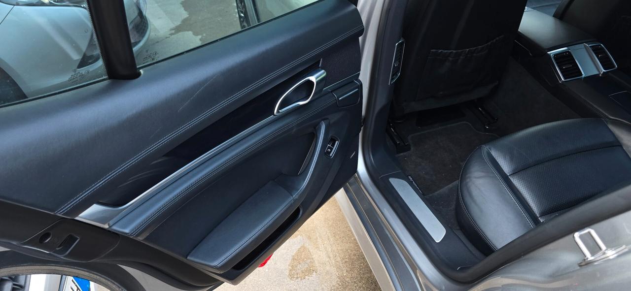Porsche Panamera 3.0 Diesel Platinum Edition