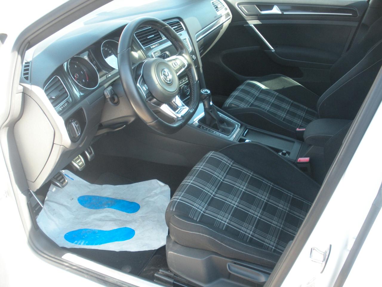 Volkswagen Golf GTD 2.0 TDI 5p. Business BlueMotion Technology