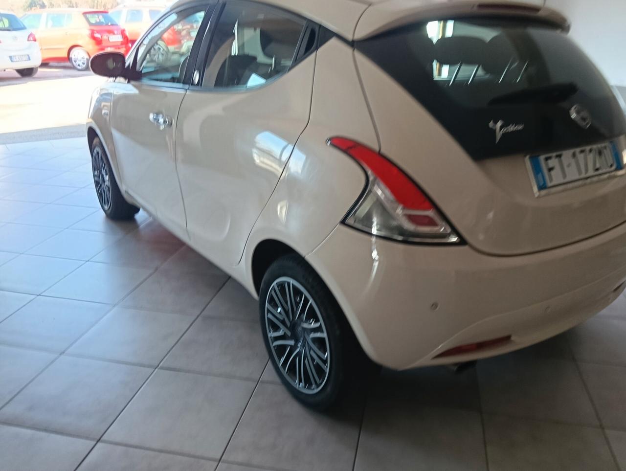 Lancia Ypsilon 1.2 69 CV 5 porte GPL Ecochic Gold