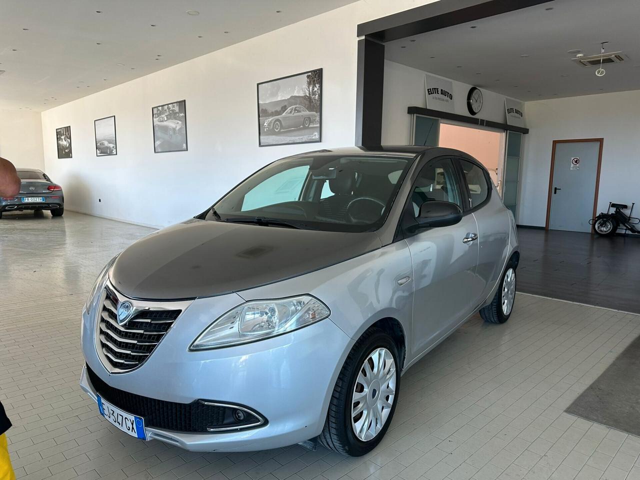 Lancia Ypsilon 1.3 MJT 16V 95 CV 5 porte S&S Platinum NEOPATENTATI