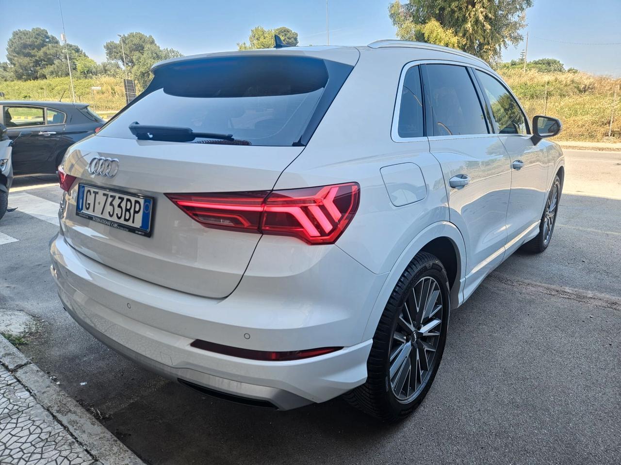 Q3 35 2.0 tdi 150cv Business Advanced s-tronic