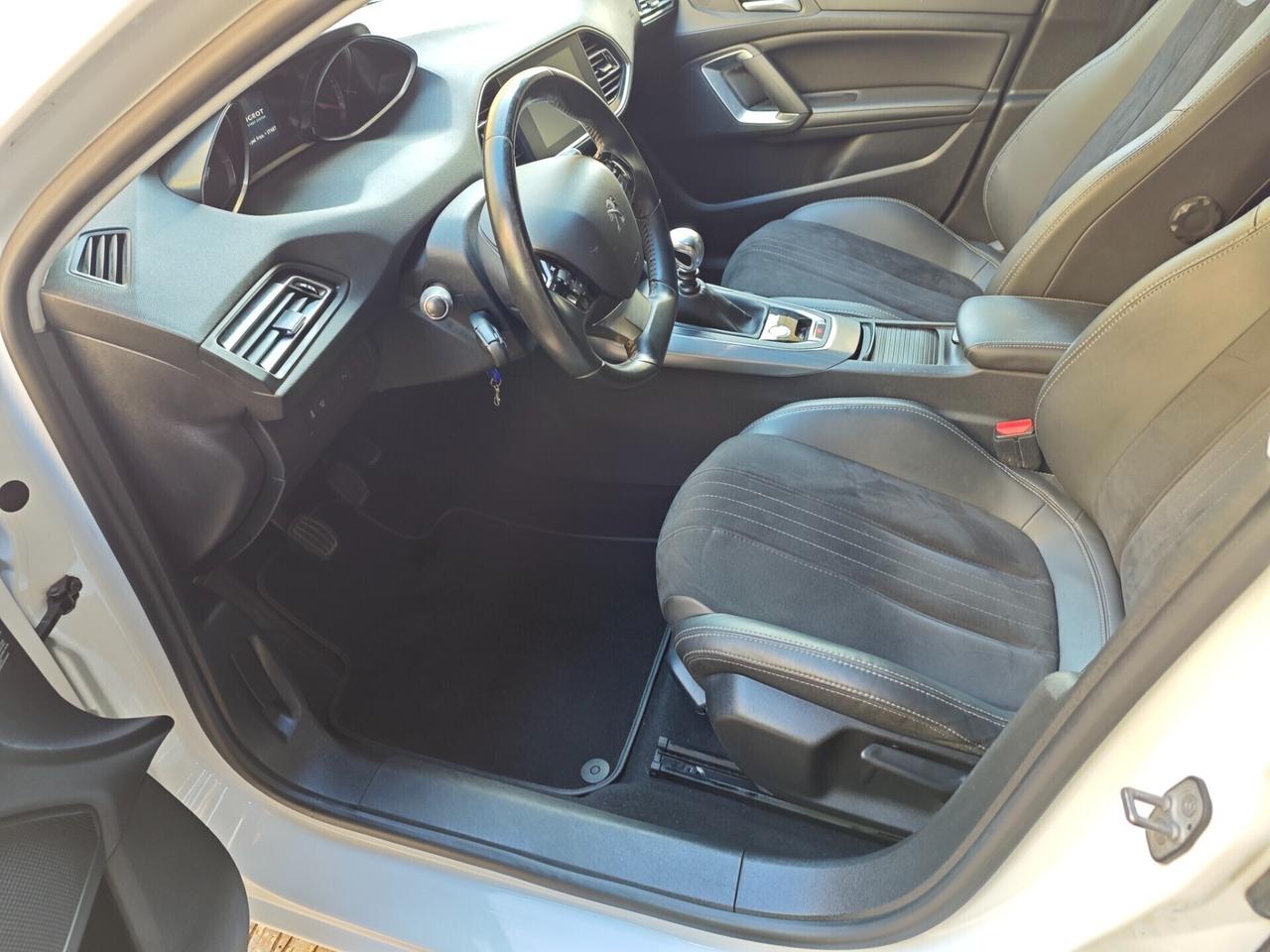 Peugeot 308 BlueHDi 120 S&S Allure