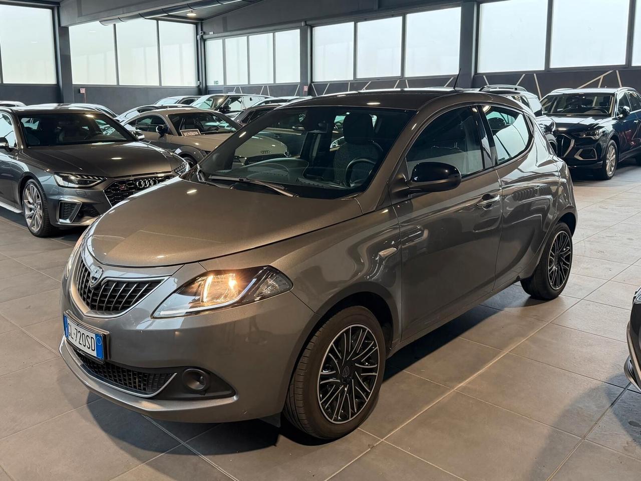 Lancia Ypsilon 1.0 FireFly 5 porte S&S Hybrid Silver Plus
