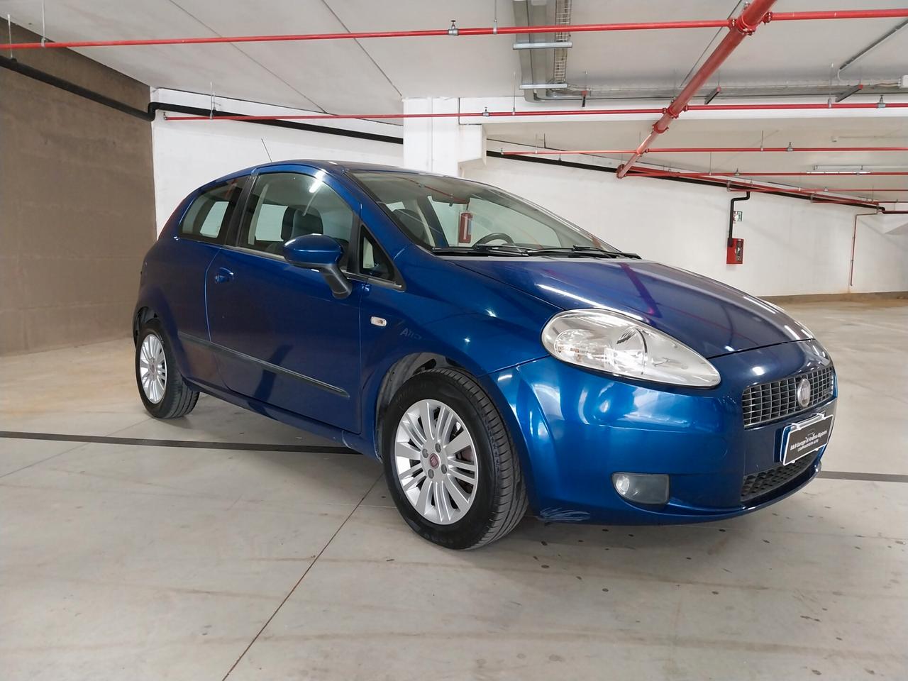 Fiat Grande Punto 1.3 MJT 90 CV 3 porte Emotion - ok neopatentati
