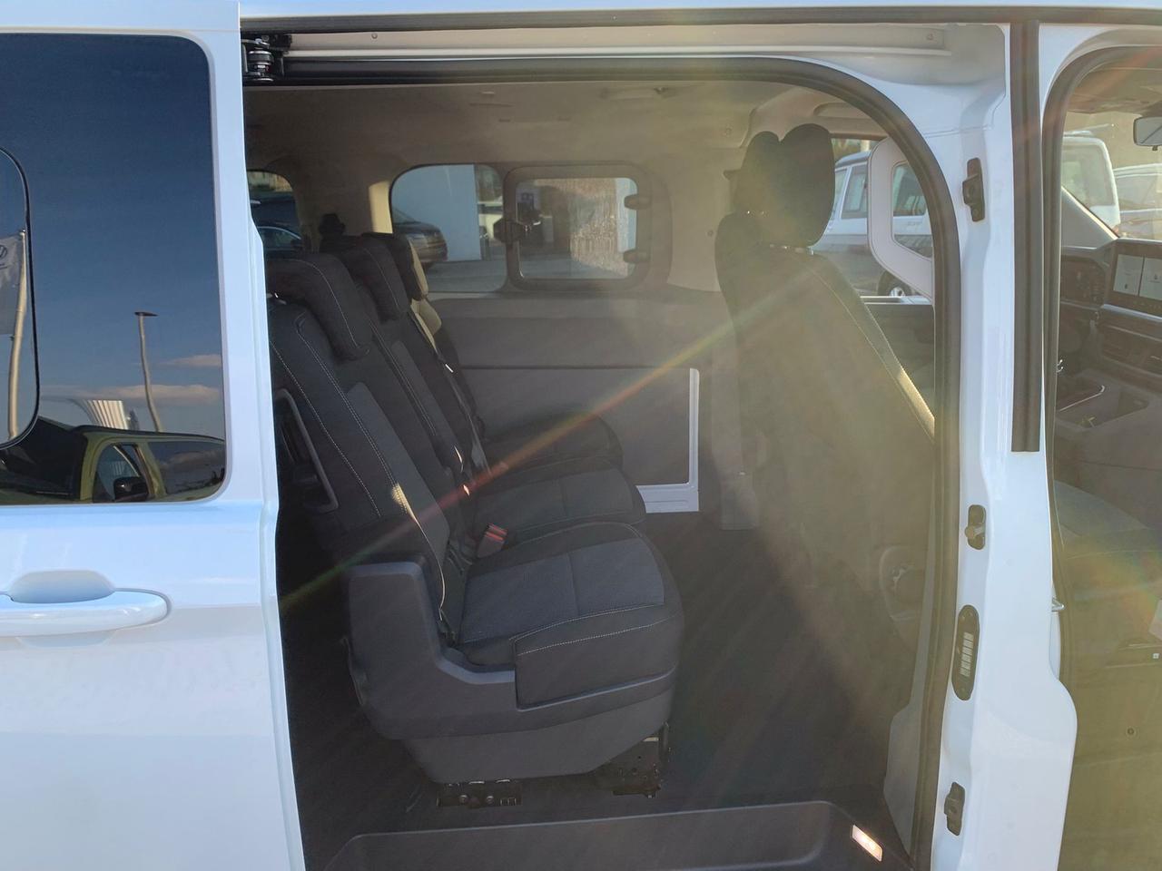 Volkswagen T7 Transporter t7 32 kombi 2.0 tdi 150cv l1