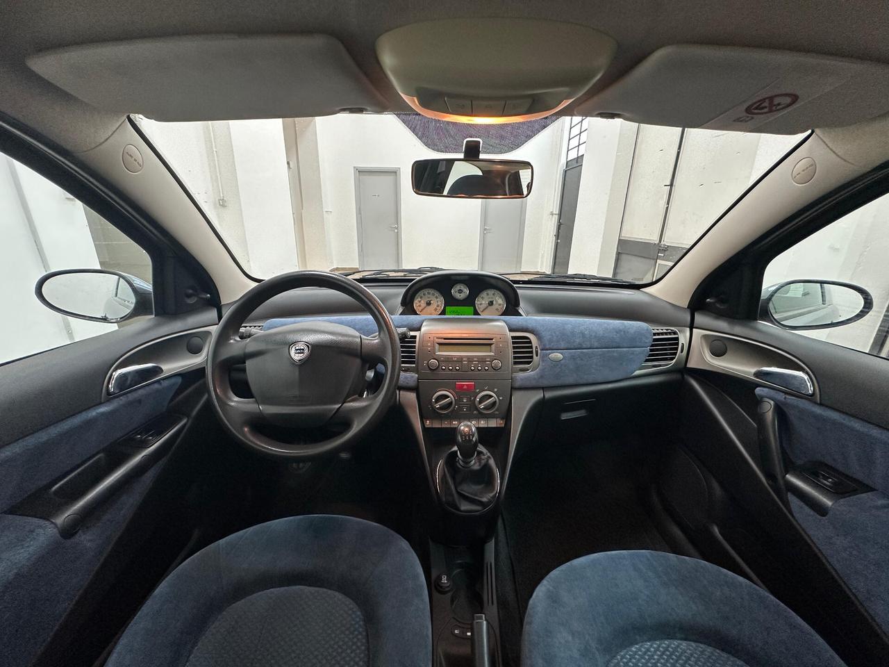 Lancia Ypsilon 1.2 60cv NEOPATENTATI