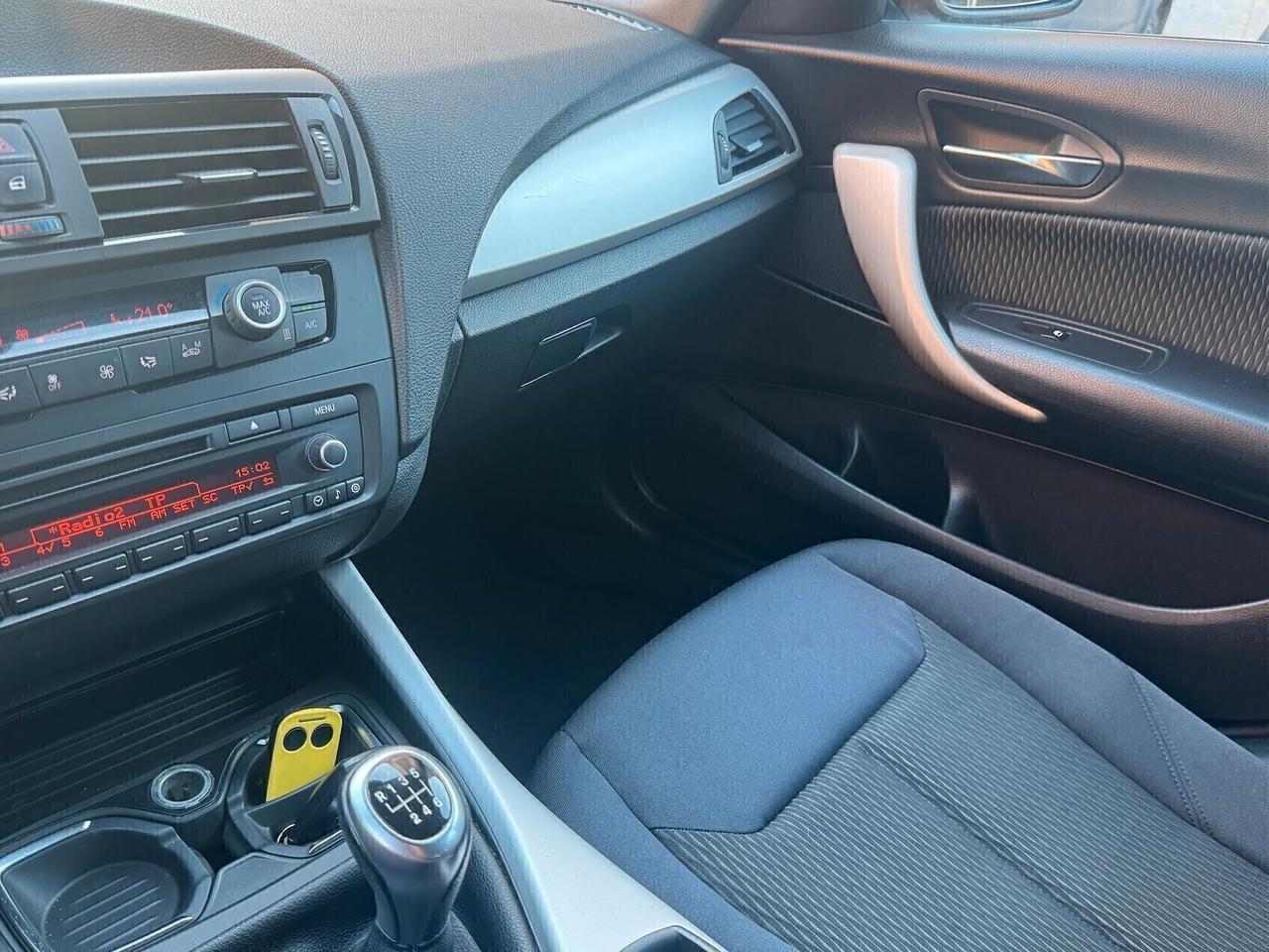 Bmw 116d 5p. Unique