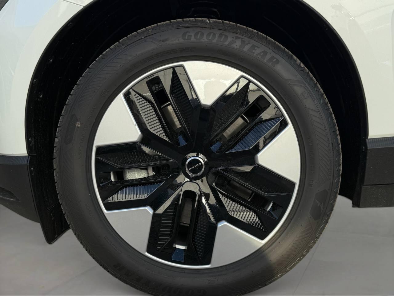 VOLVO EX30 Plus P5 Electric