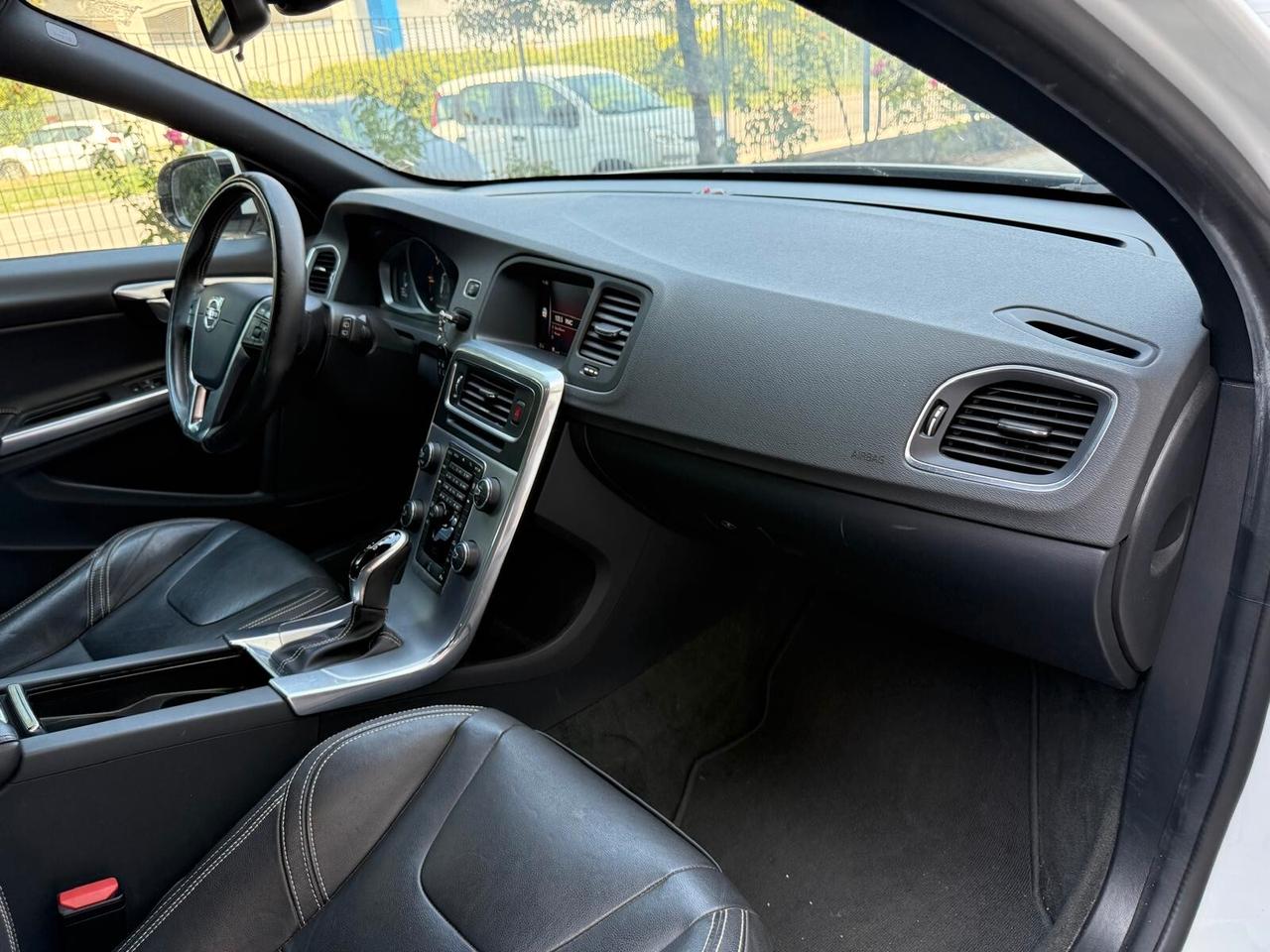 Volvo V60 D2 Geartronic Business N1