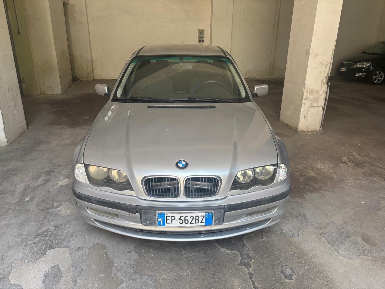 Bmw 320 320i cat 4 porte Attiva
