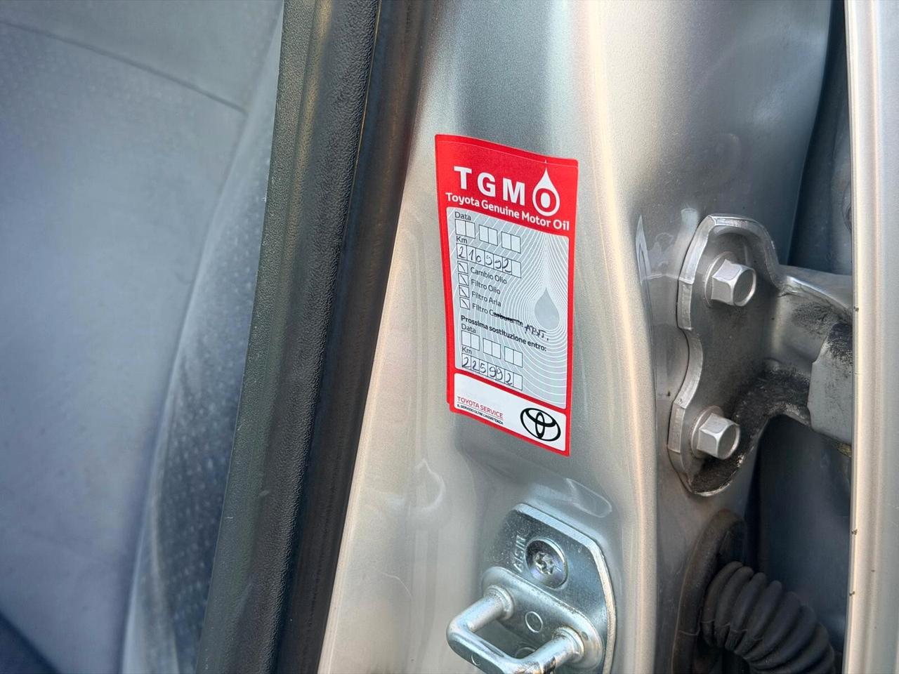 Toyota Prius 1.5i 16V Euro 4 - 2005 - 220.000 km
