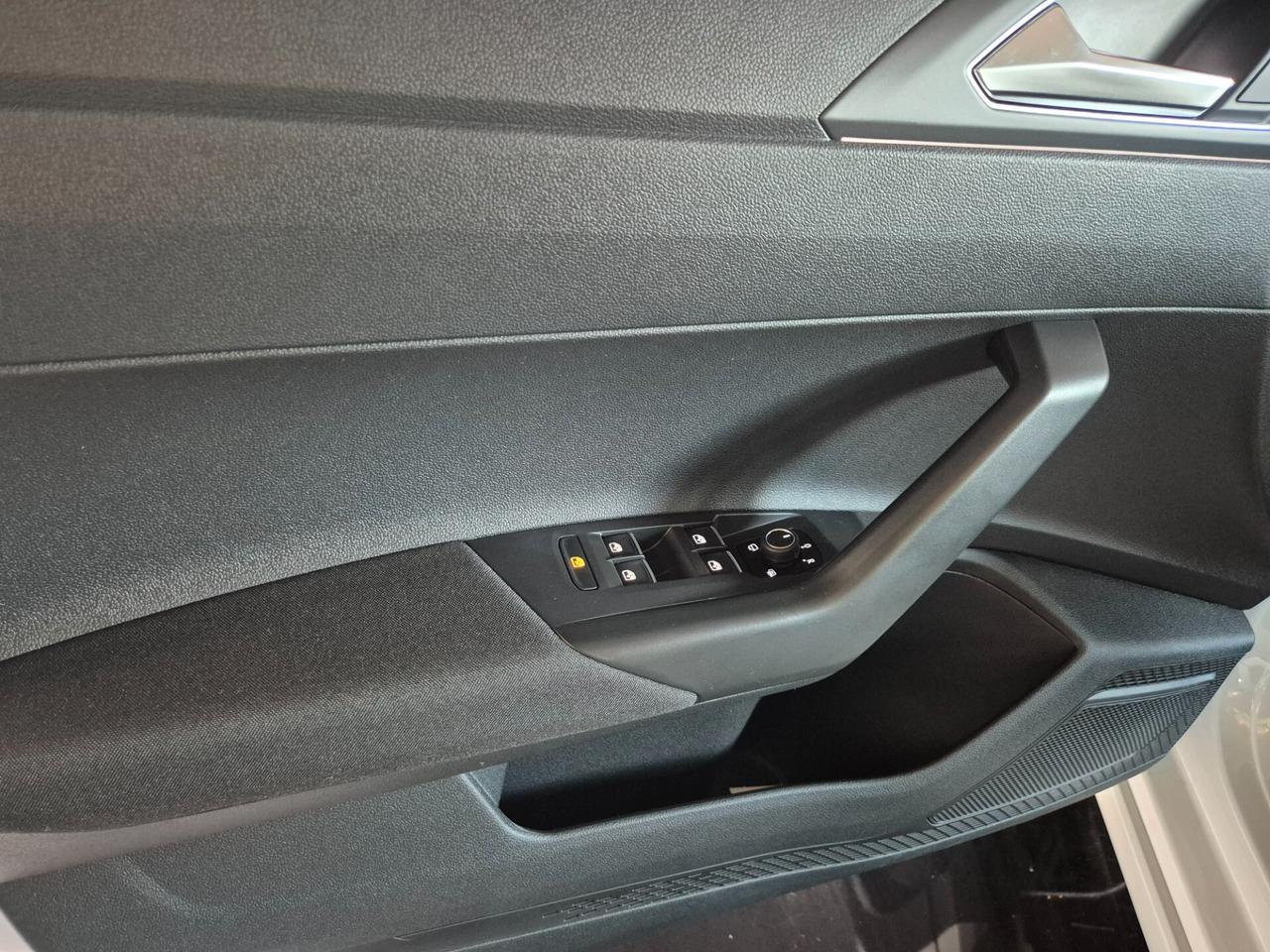 Volkswagen Taigo 1.0 TSI 110 CV R-Line KM0