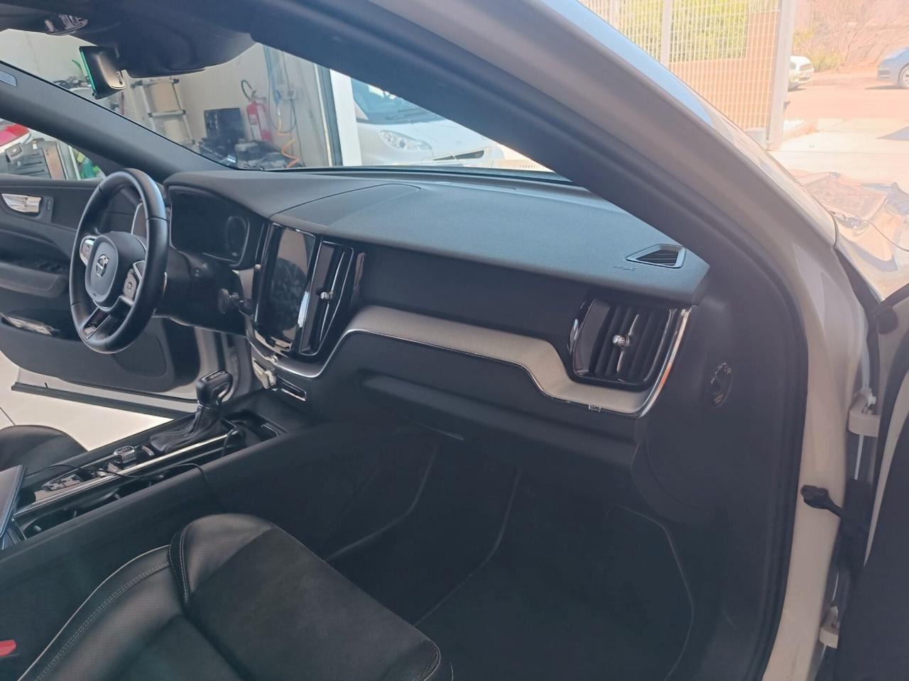 Volvo XC 60 XC60 D4 AWD Geartronic R-design