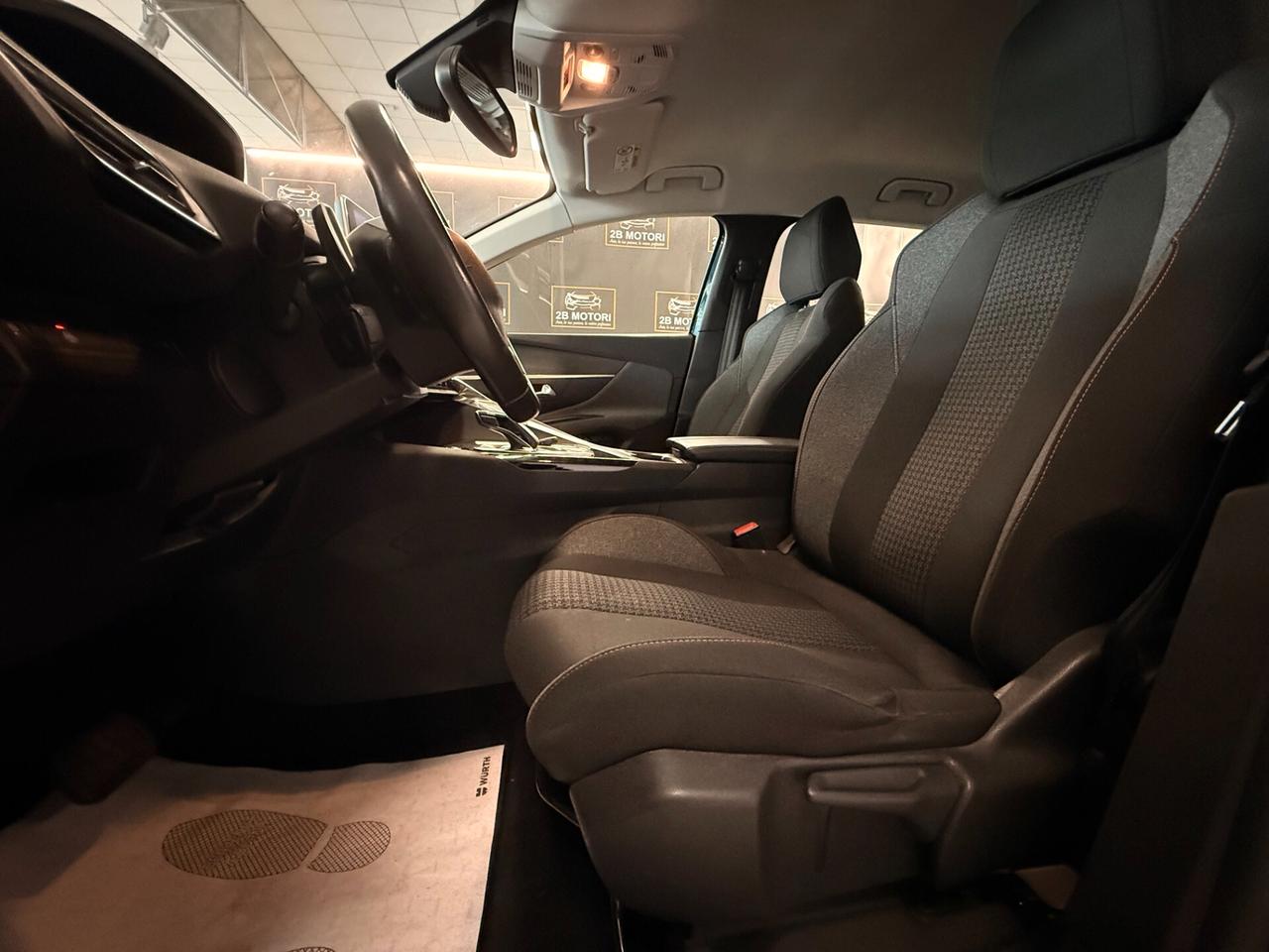 Peugeot 3008 BlueHDi 130 S&S EAT8 Allure
