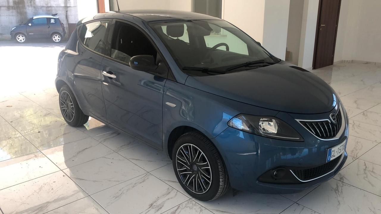 Lancia Ypsilon 1.0 FireFly 5 porte S&S Hybryd Gold