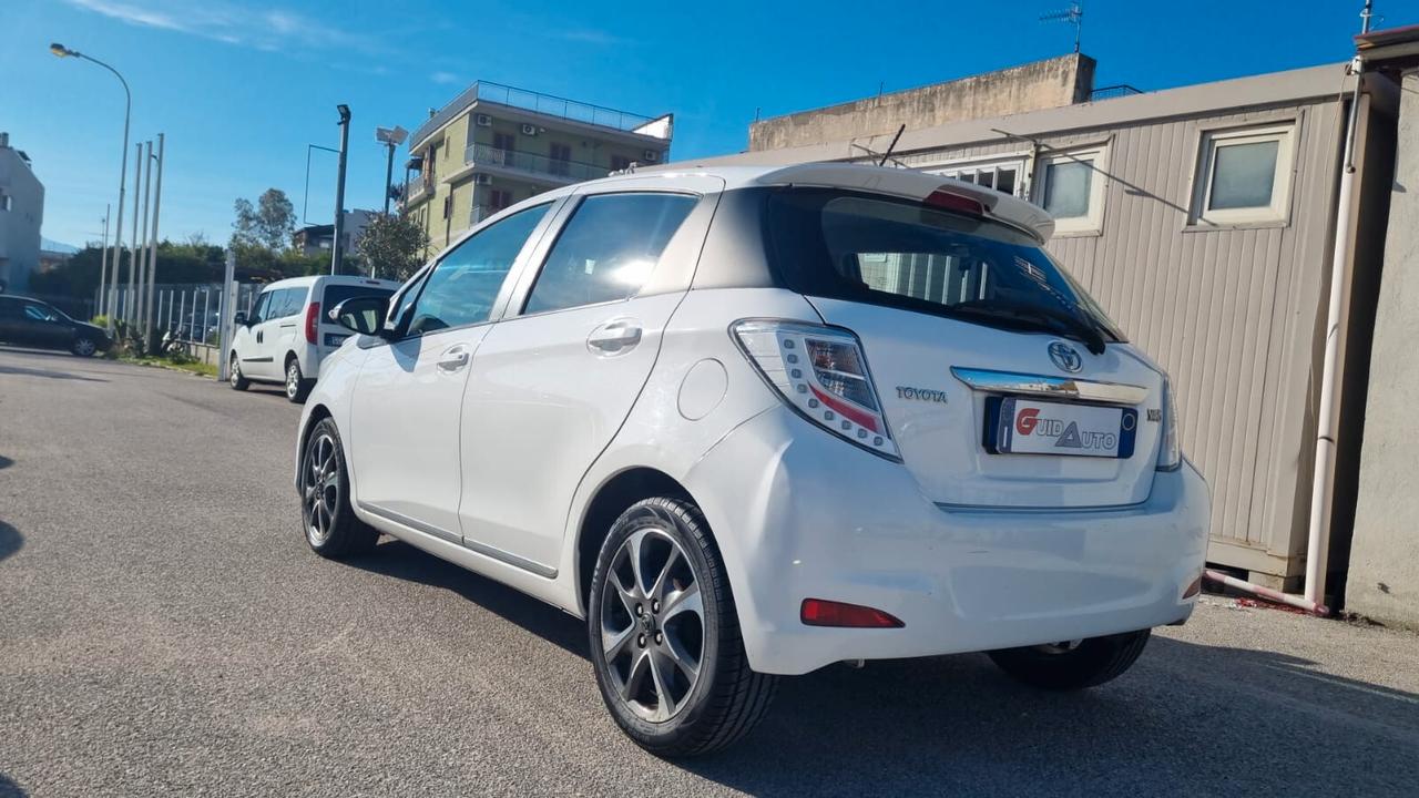 Toyota Yaris 1.4 D-4D 5 porte Lounge 90CV-66KW
