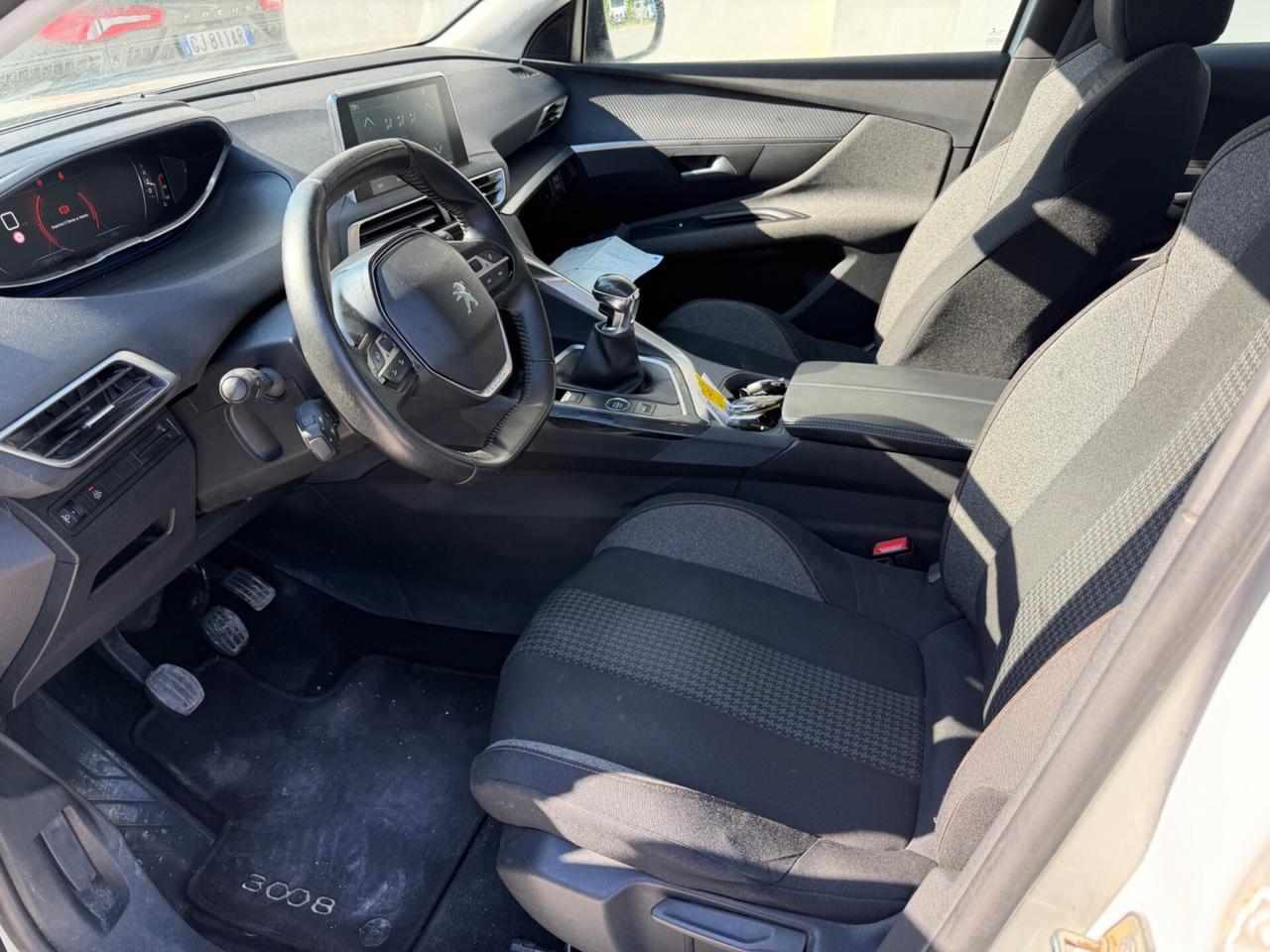 Peugeot 3008 BlueHDi 130 S&S EAT8 Active Pack