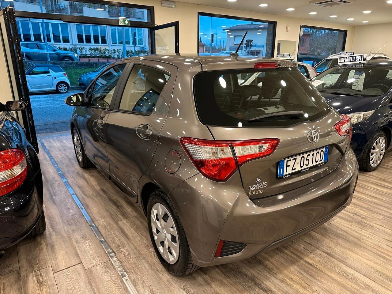 Toyota Yaris 1.5 5 porte Lounge