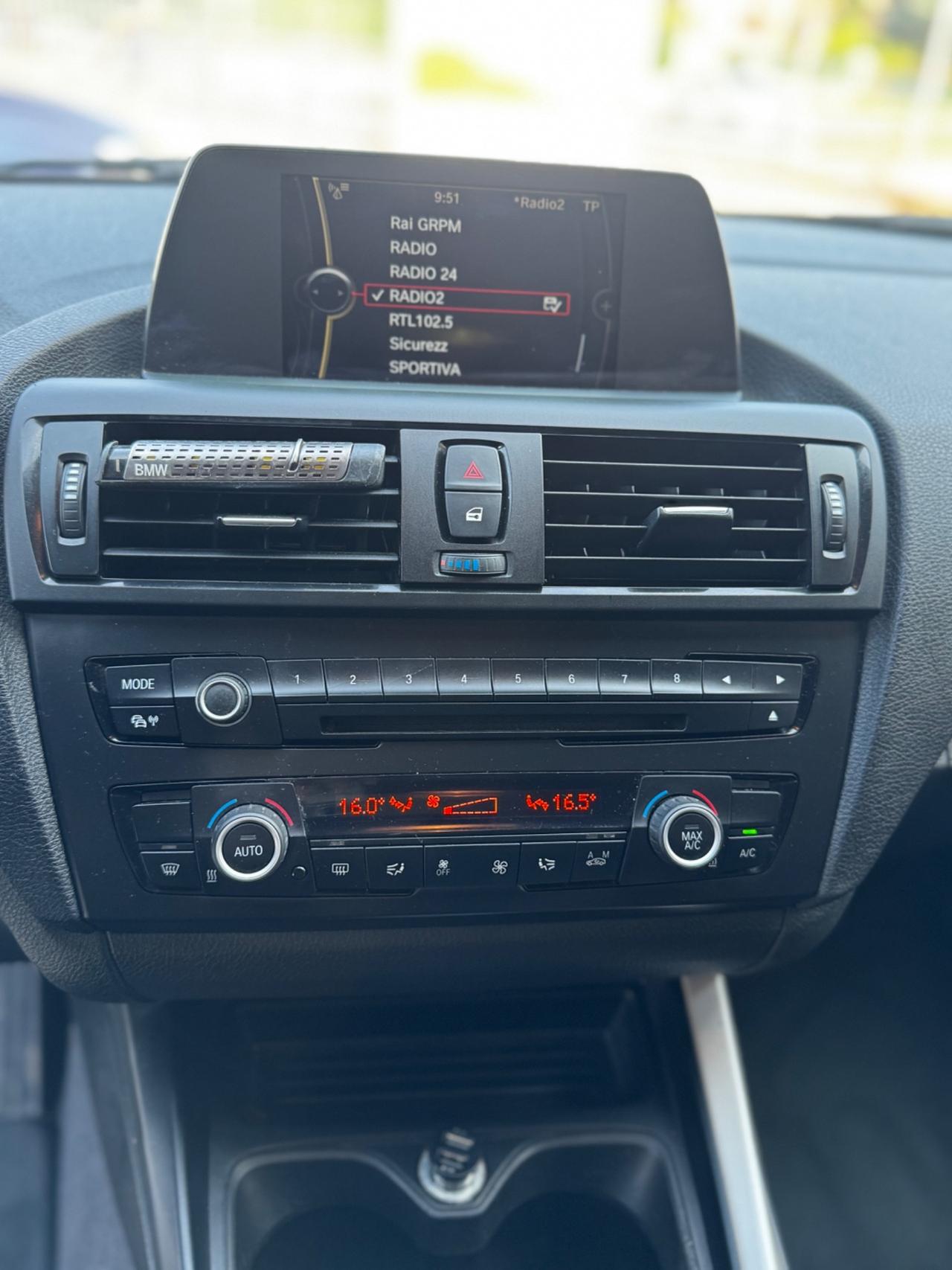 Bmw 118 118d 5p. Urban