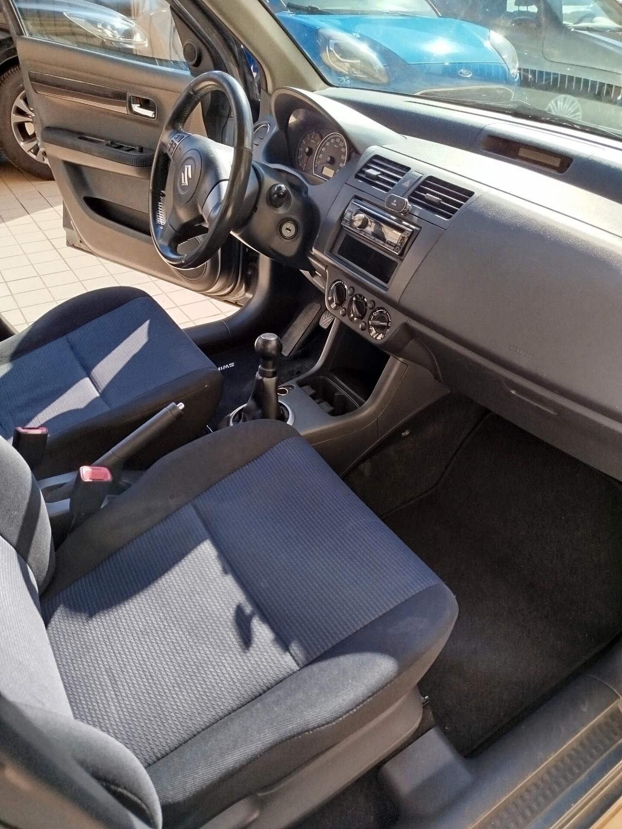 Suzuki Swift 1.3 4x4 5p. GL