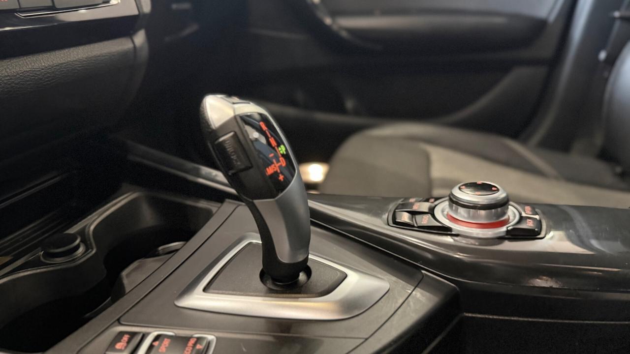 Bmw 118 118d 5p. Luxury