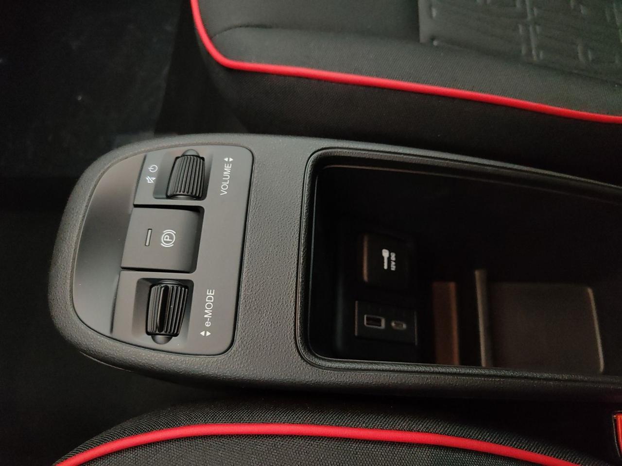 FIAT 500e 500E 95CV 23,65KW RED