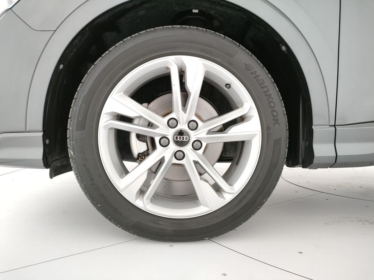 Audi Q3 35 2.0 tdi s line edition s-tronic