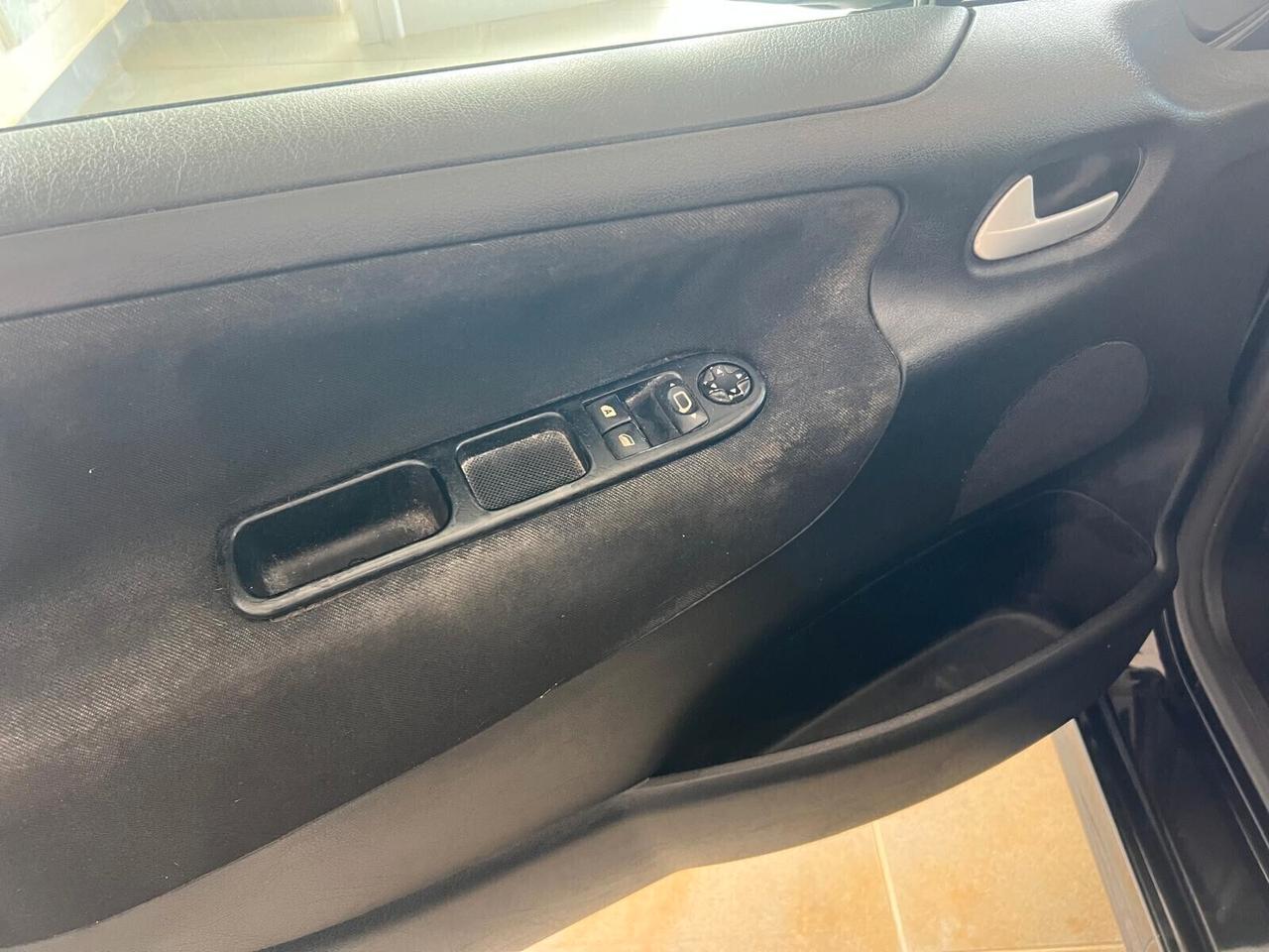 Peugeot 207 1.4 HDi 70CV