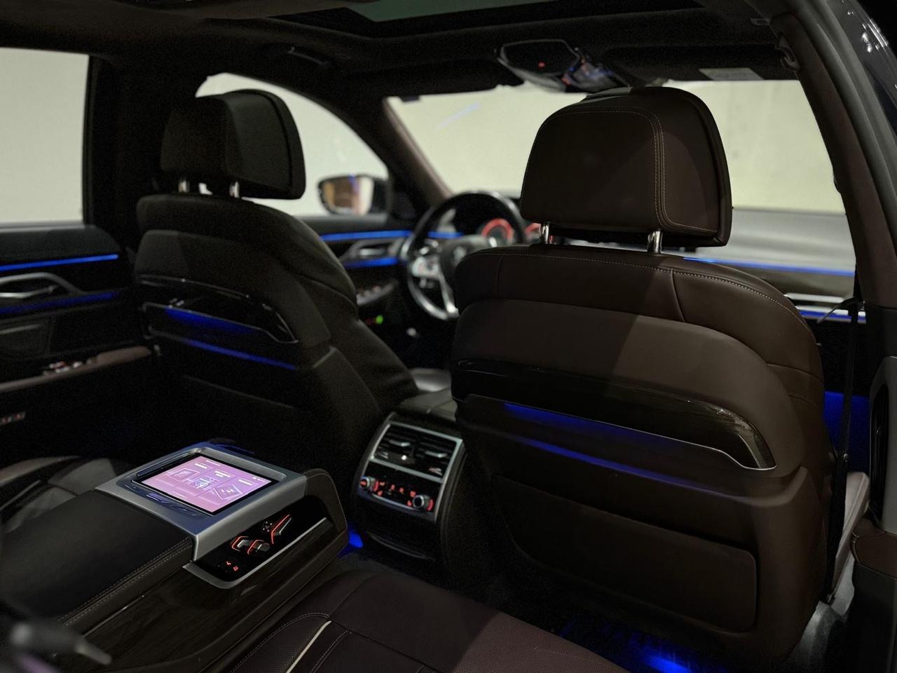 Bmw 740d xDrive M-paket (320cv/235kw)
