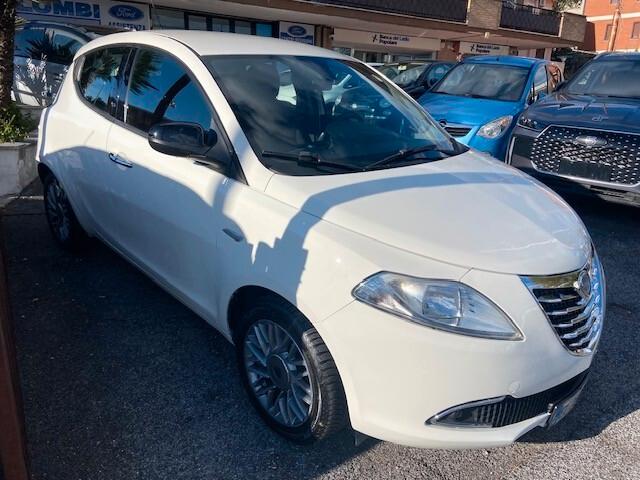 Lancia Ypsilon 1.2 69 CV 5 porte Platinum