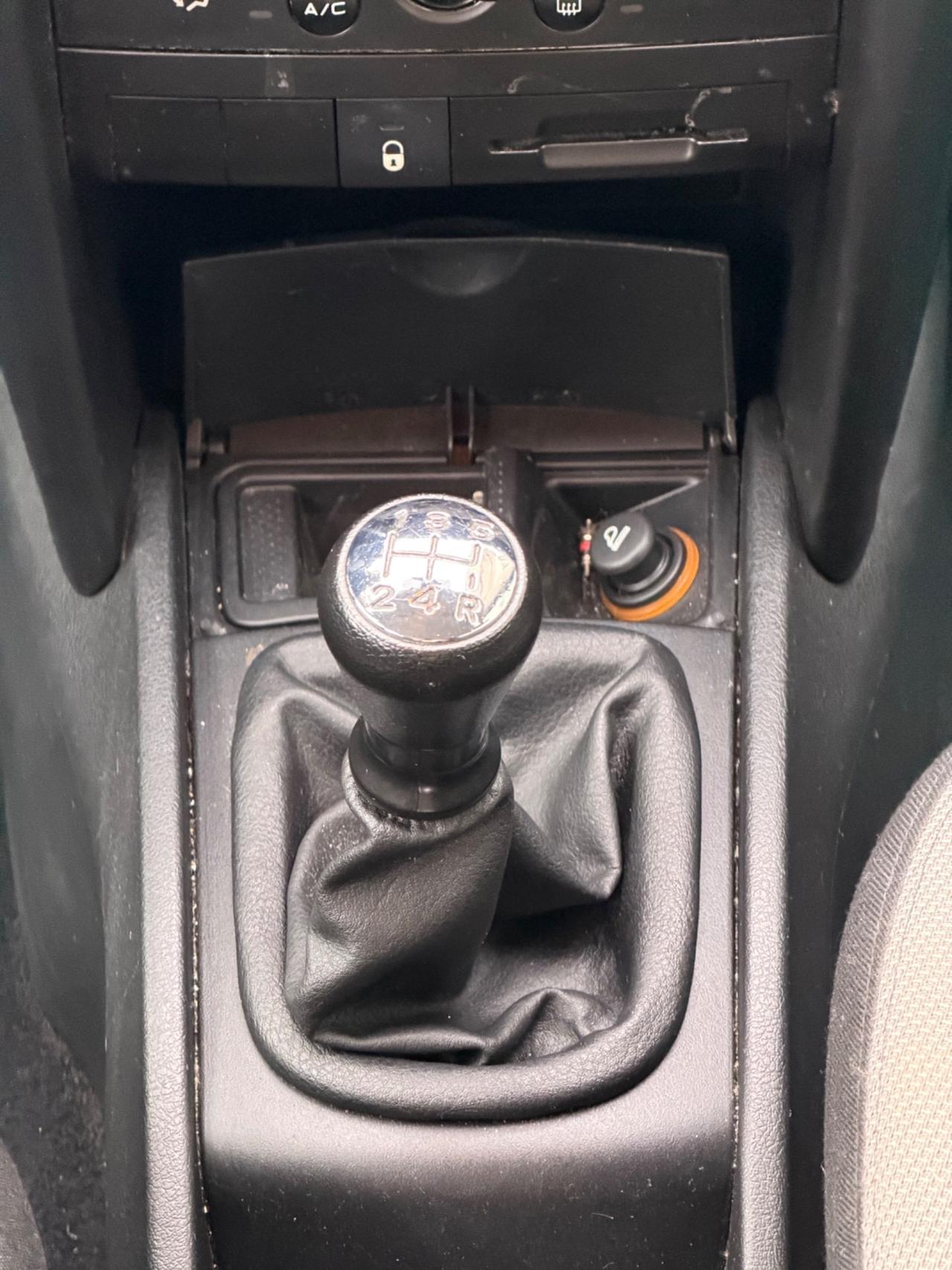 Peugeot 207 1.4 8V 88cv 5p.- Neopatentati- Garanzia