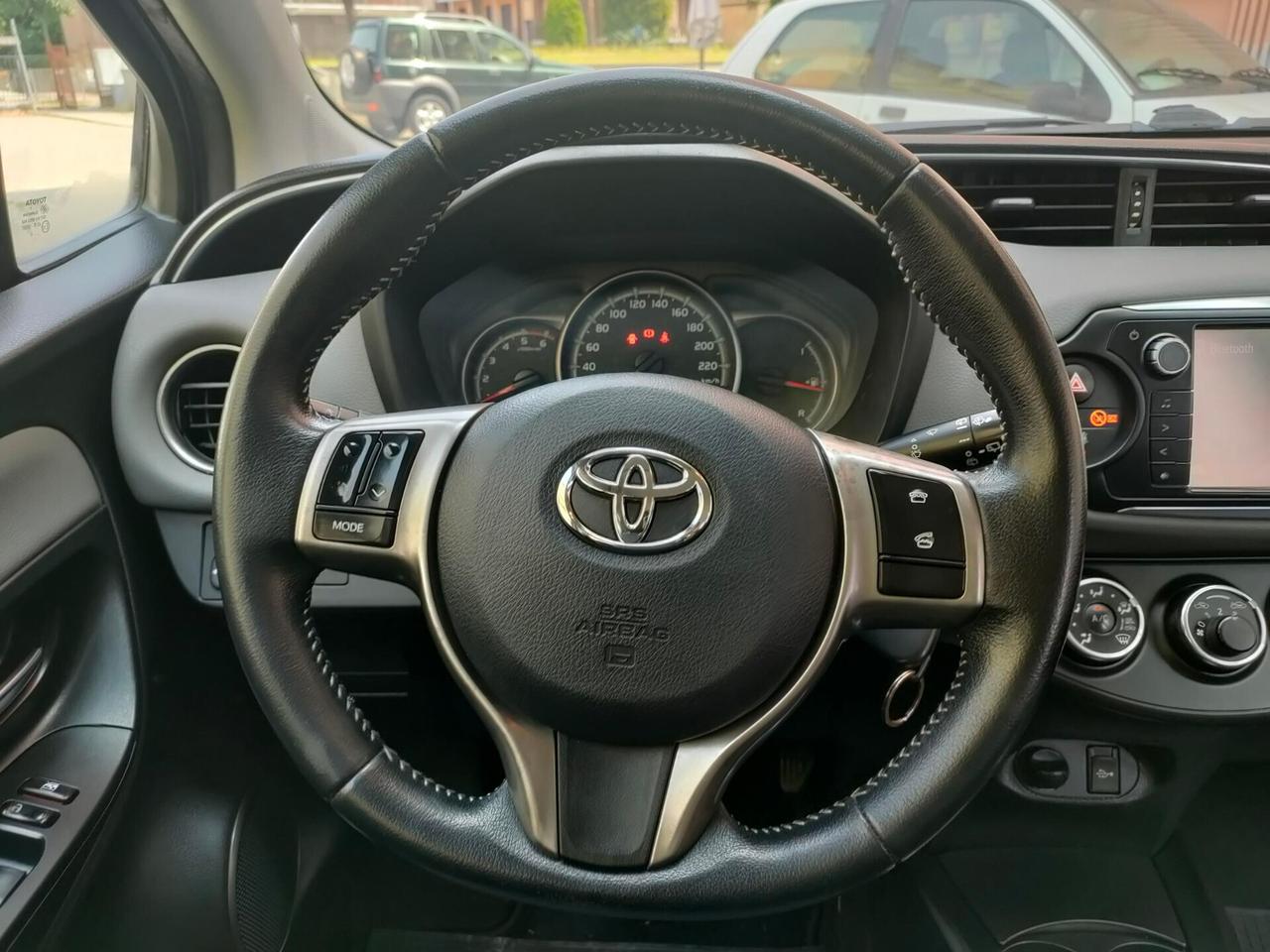 Toyota Yaris 1.4 D-4D 5p Euro6 Lounge
