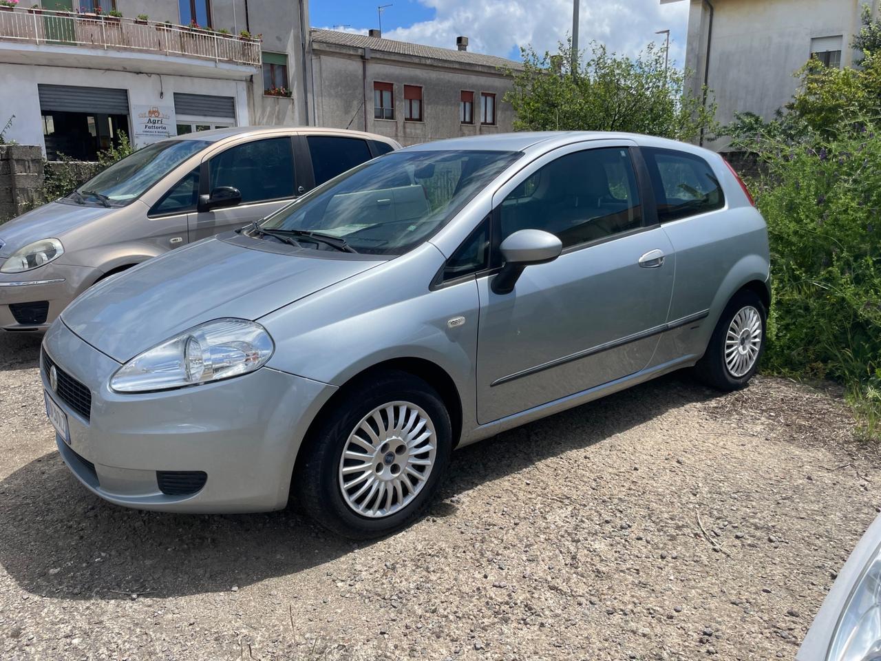 Fiat Grande Punto Grande Punto 1.3 MJT 75 CV 3 porte Dynamic