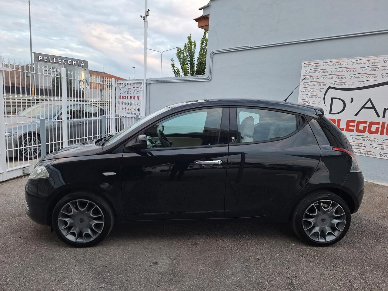 Lancia Ypsilon 1.2 69 CV 5 porte GPL Ecochic Gold