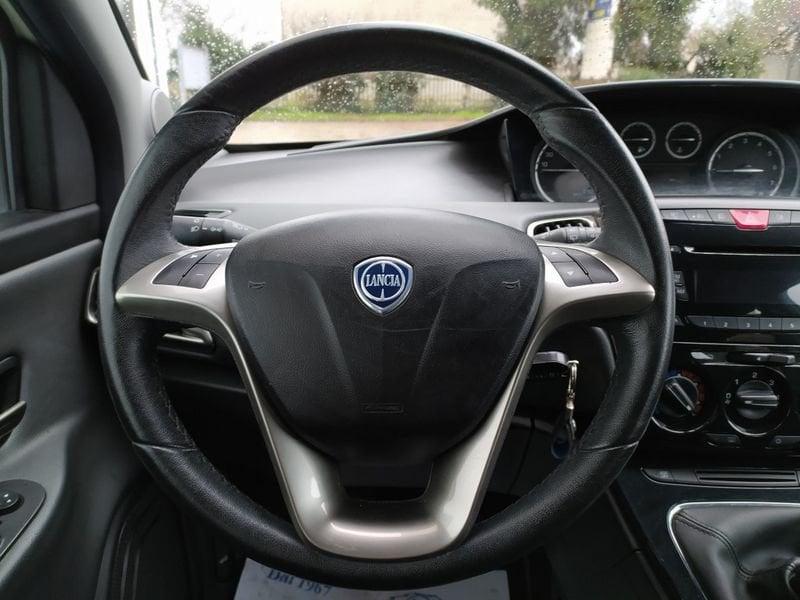 Lancia Ypsilon 1.2 69 CV 5p Gold Finanziato