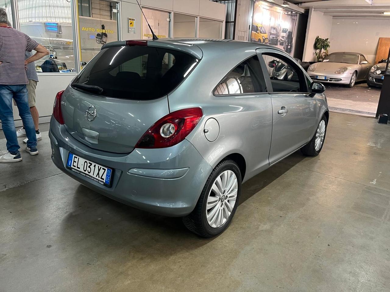 Opel Corsa 1.2 3 porte