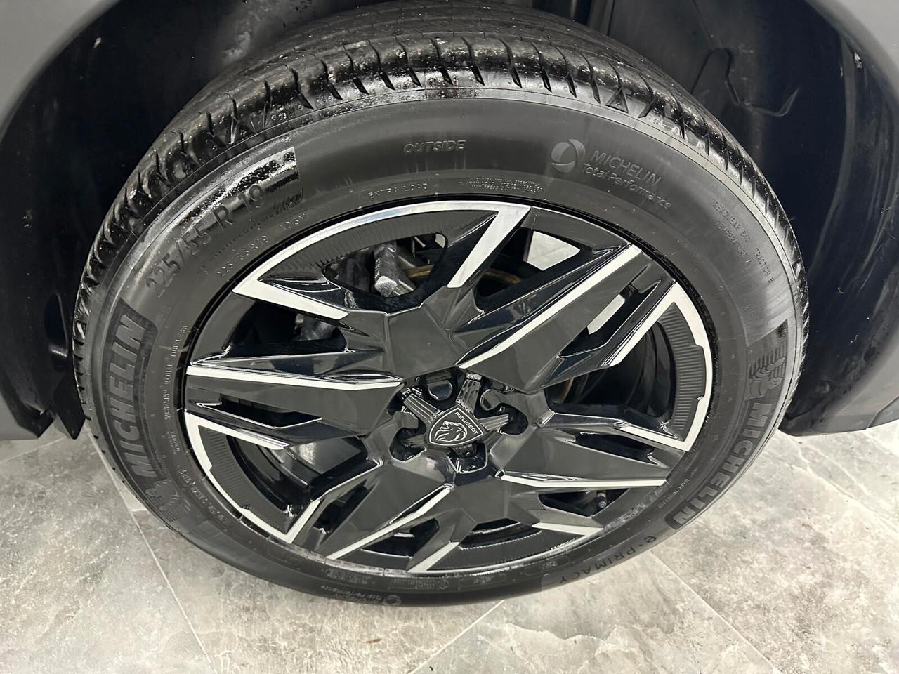 Peugeot 3008 1.2 hybrid Allure 145cv e-dcs6