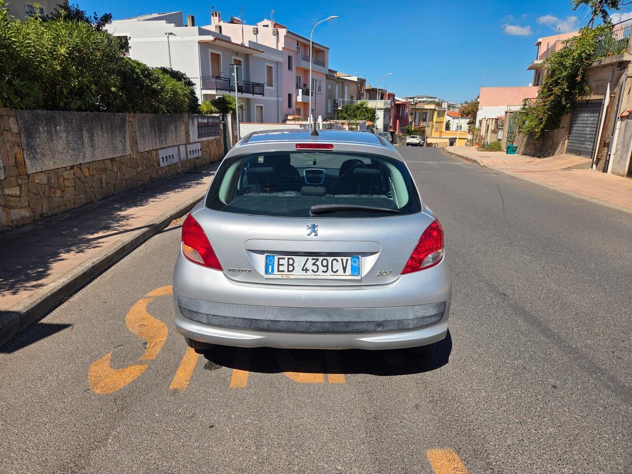 Peugeot 207 1.4 HDi 70CV 5p. Energie 2011