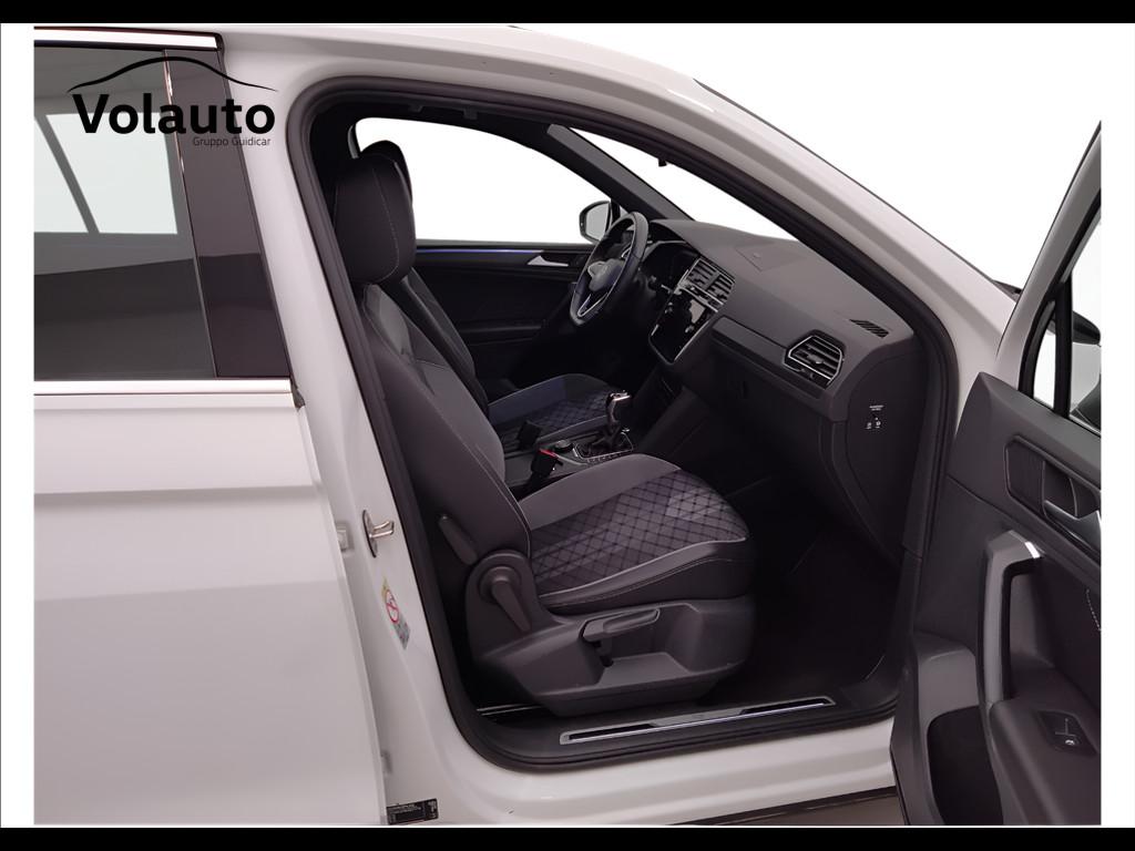 VOLKSWAGEN Tiguan II 2021 - Tiguan 2.0 tdi R-Line 4motion 150cv dsg
