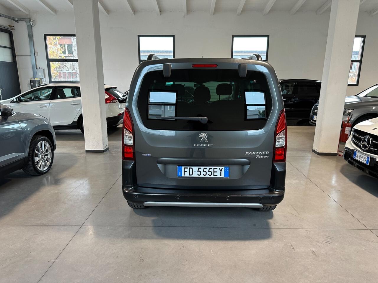 Peugeot Partner Tepee BlueHDi 100 Outdoor