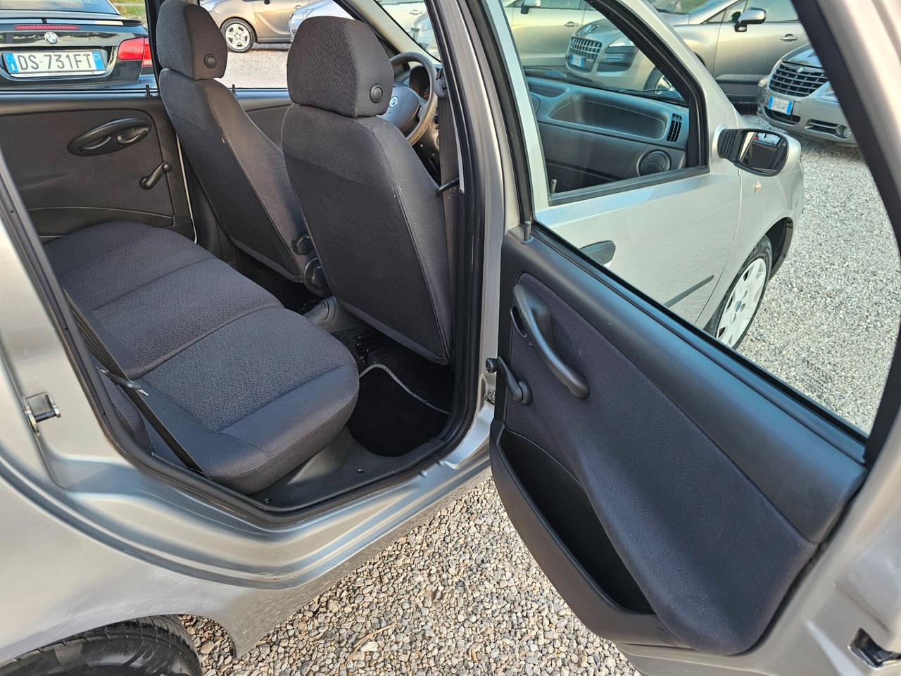Fiat Punto 1.2i cat 5 porte EL cambio automatico soli 100000km
