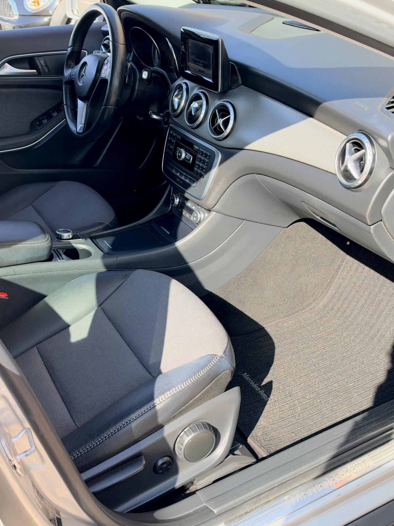 Mercedes-benz GLA 200 d Premium
