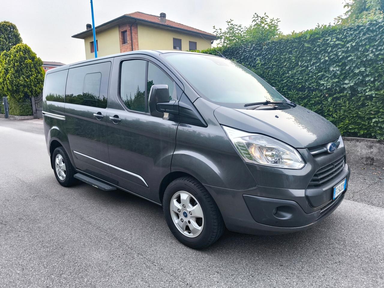 FORD TOURNEO CUSTOM – TITANIUM-2016- EURO 6-GANCIO TRAINO