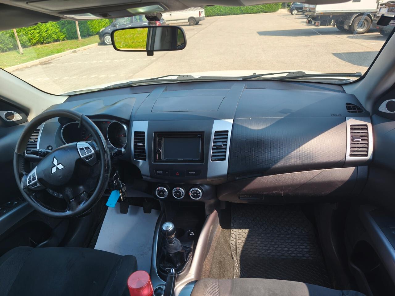 Mitsubishi Outlander 2.0D 7 posti gancio traino