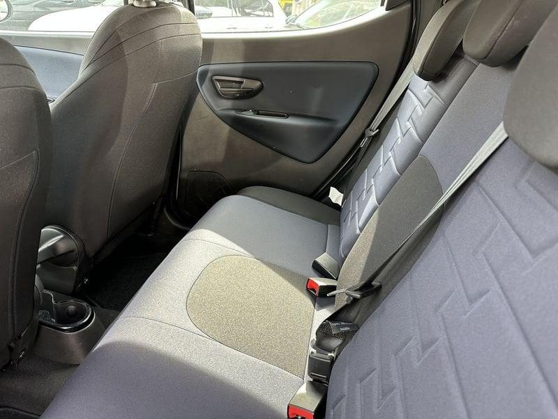 Lancia Ypsilon 1.0 FireFly 5 porte S&S Hybrid Platino