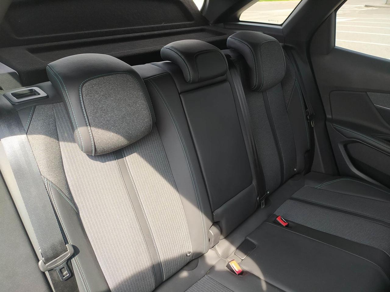 Peugeot 3008 Allure Pack 1.5 Blue HDI 130 #12056